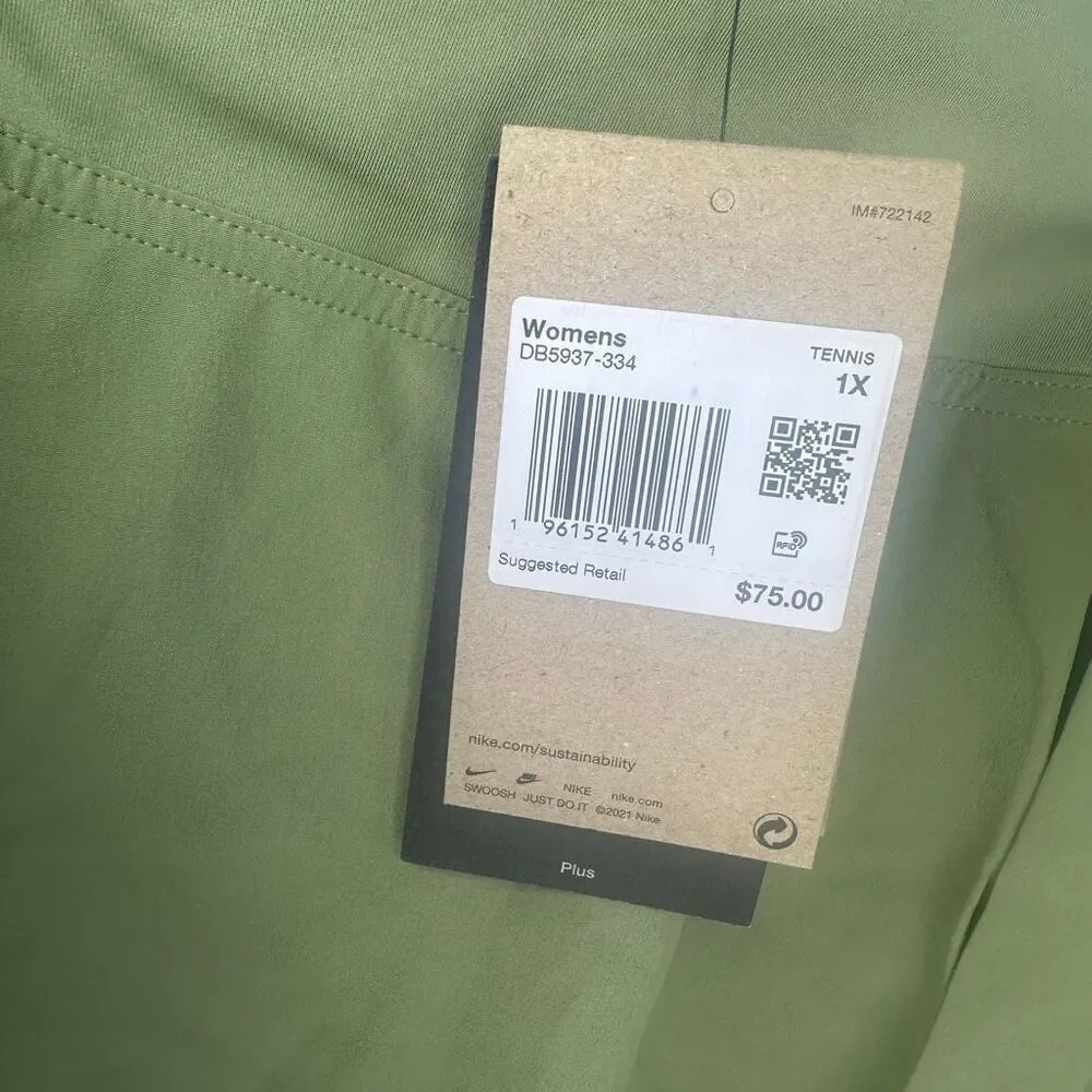 NWT Nike olive Green Tennis Skirt with Shorts Under that have Pockets. Size XL (